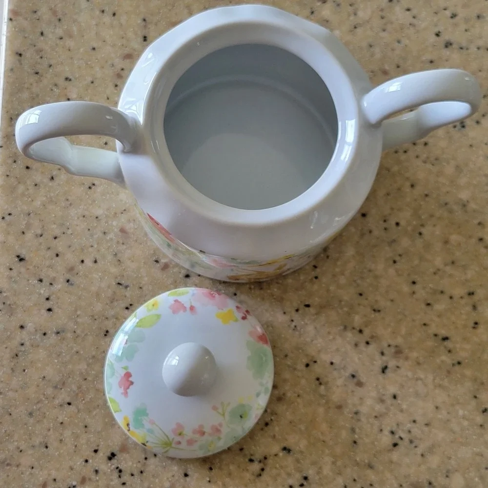 Vtg 222 Fifth Creamer & Sugar w/Lid Set Sydney Spring Floral Bunny Discontinued